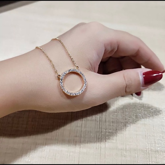 Jewelry - New Item✨ 18k Crystal Circle Pendant Necklace 😍✨